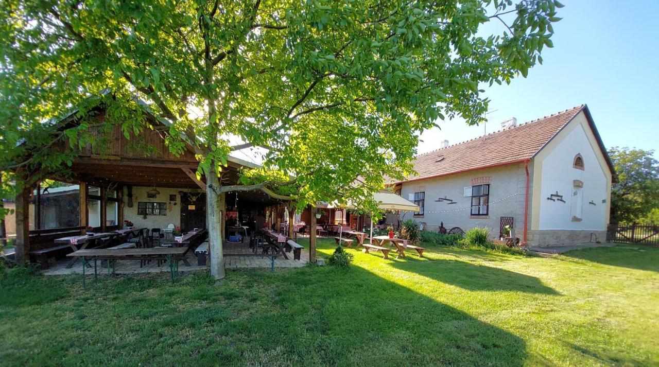 Kazmer Szallas - Gasthaus Varbalog Экстерьер фото